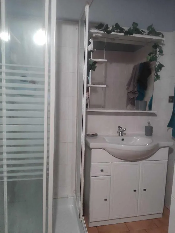 Apartment T3 Plein Centre Ville Istres